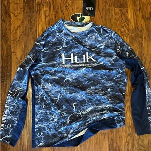 NWT camo HUK long sleeve shirt